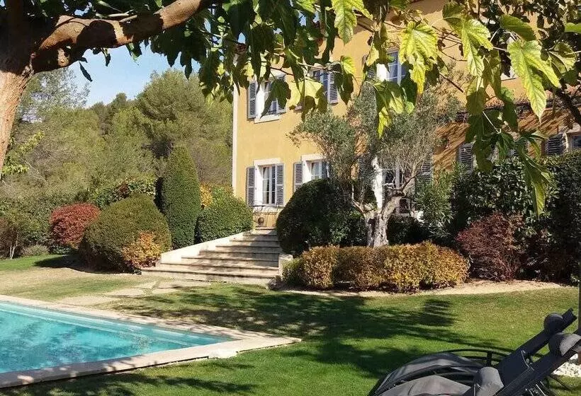 Aamiaismajoitus (B&B) La Bastide Tara