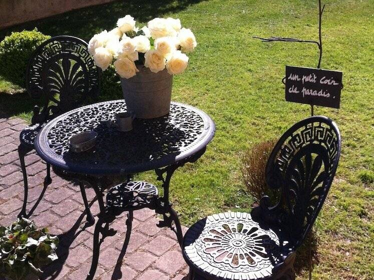 مبيت وإفطار La Bastide Tara