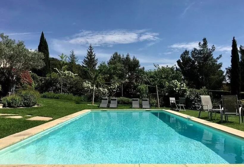 Aamiaismajoitus (B&B) La Bastide Tara