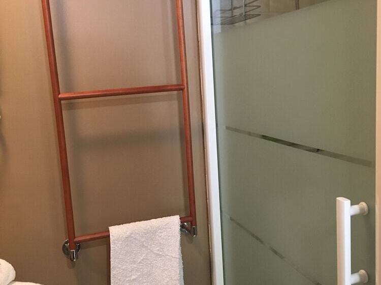 مبيت وإفطار La Bastide Tara