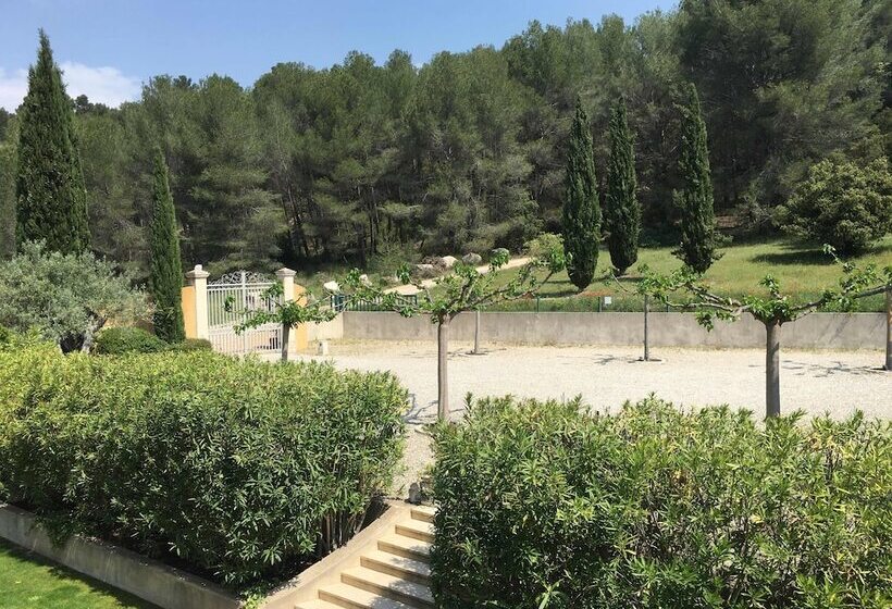 مبيت وإفطار La Bastide Tara