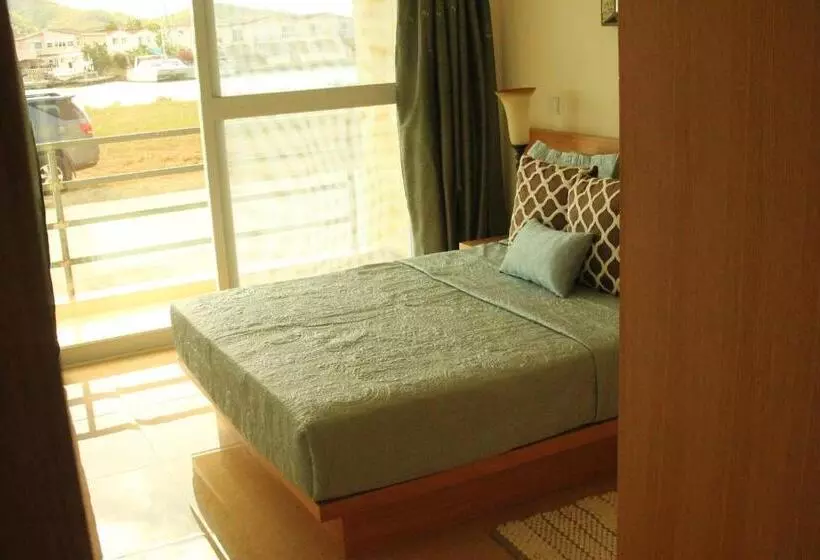 Harbour Island Residences