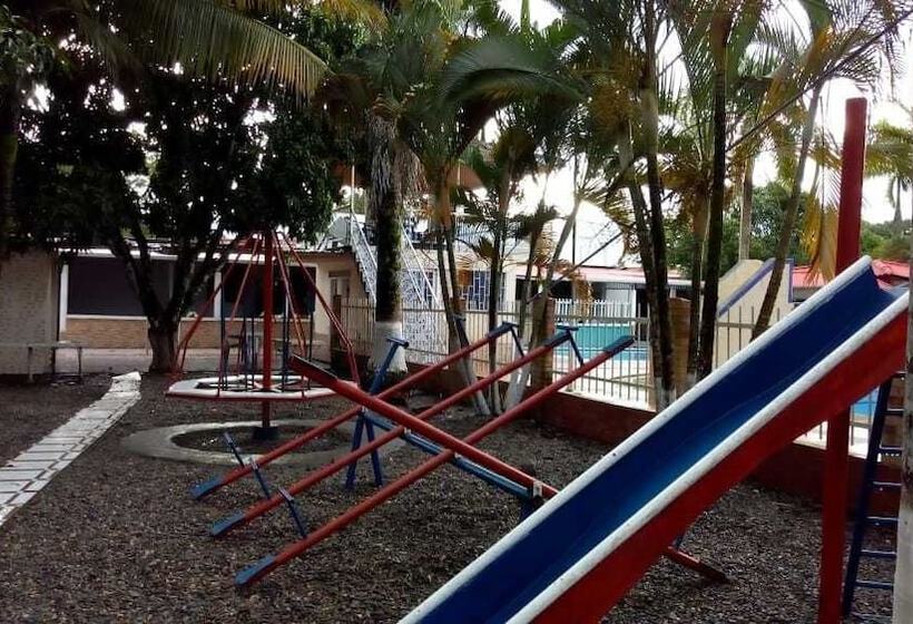 هتل Club Coco Y Caña