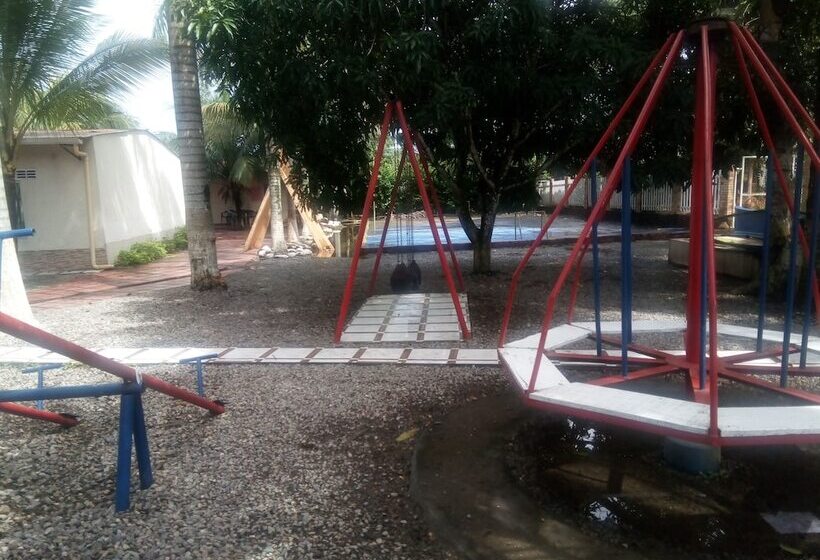 هتل Club Coco Y Caña