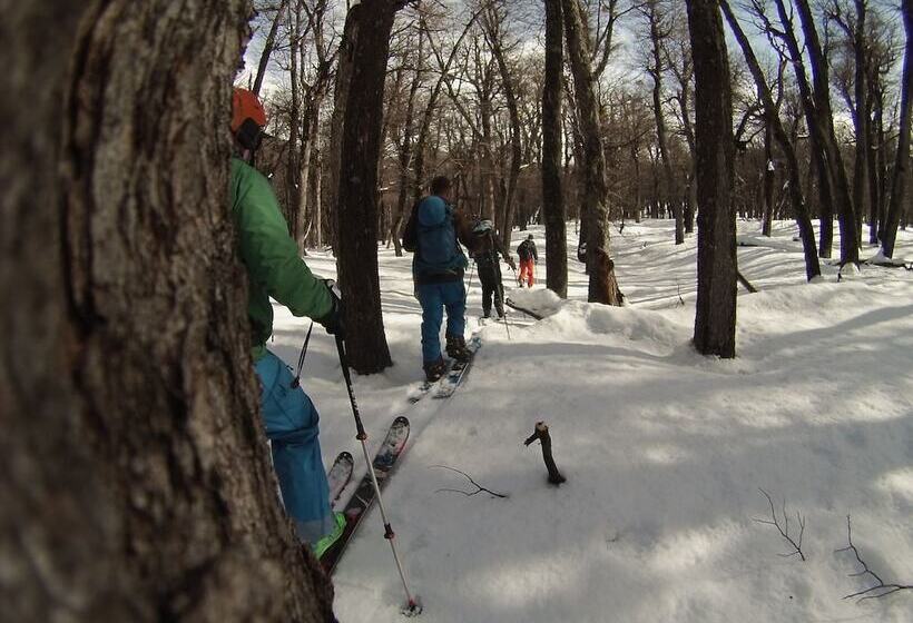 فندق Huemules Reserva De Montana