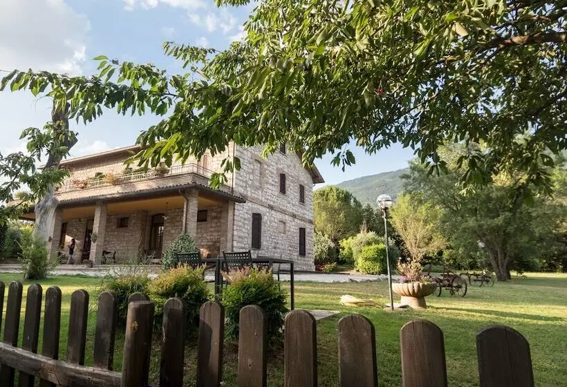 هتل روستایی Agriturismo Il Giardino Dei Ciliegi