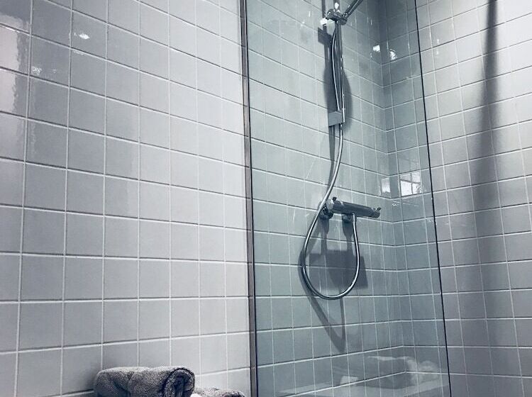 پانسیون Genova Suite Art