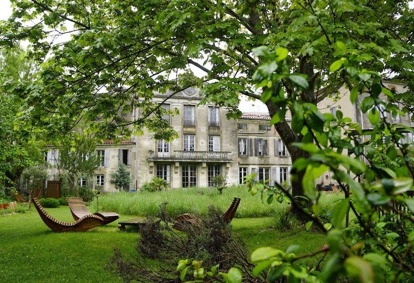 بنسيون Yobaba Lounge