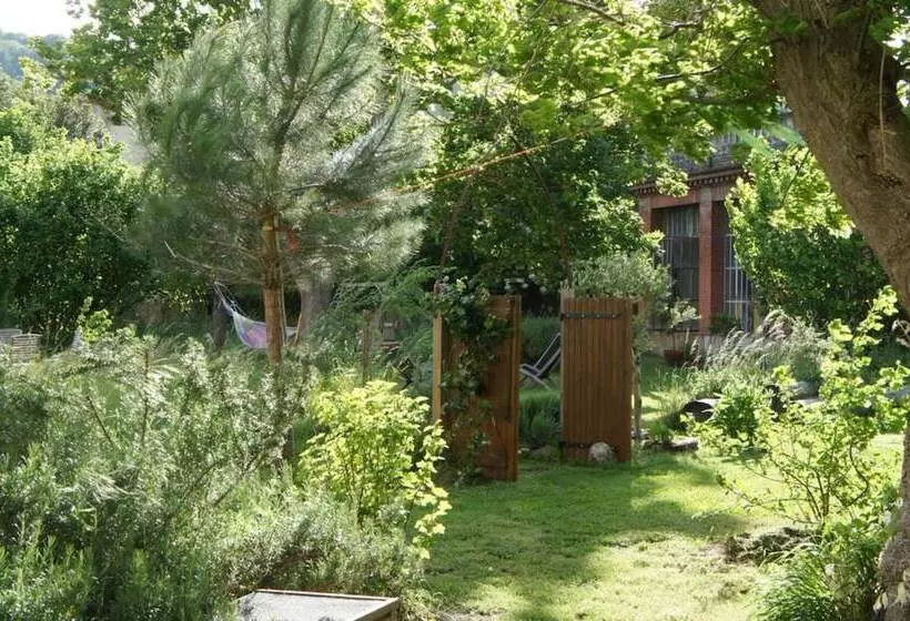 Majatalo Yobaba Lounge