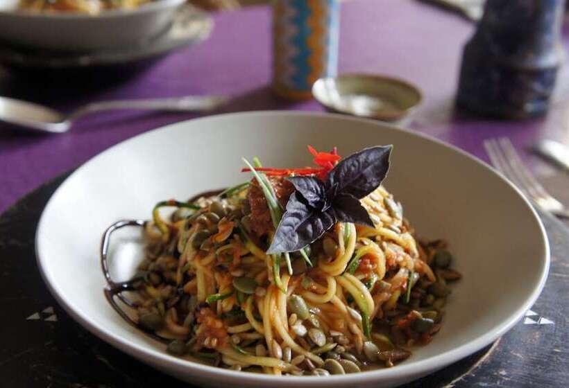 بنسيون Yobaba Lounge