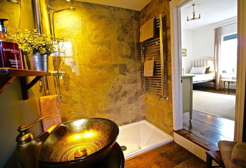 مبيت وإفطار Castle Hill House