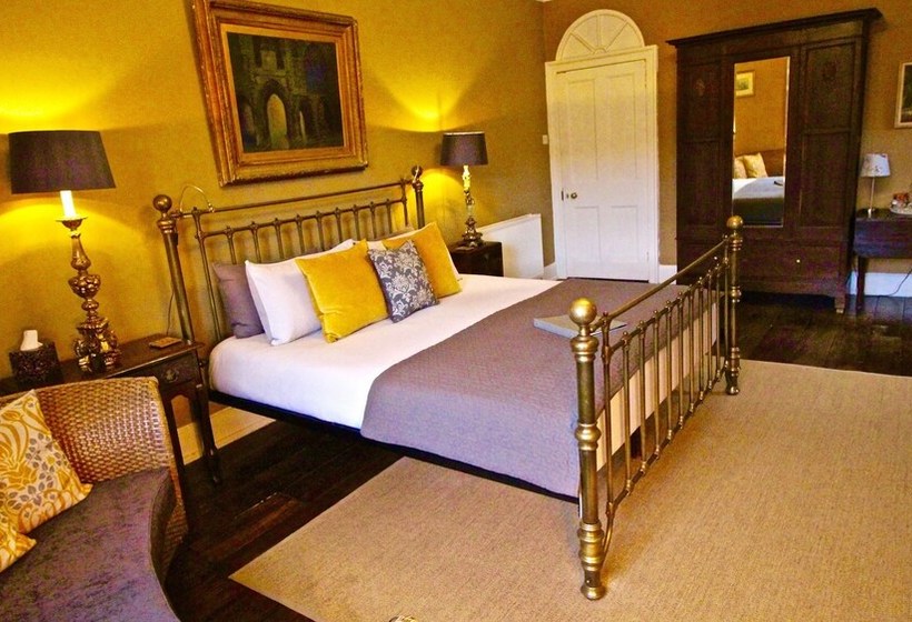 مبيت وإفطار Castle Hill House