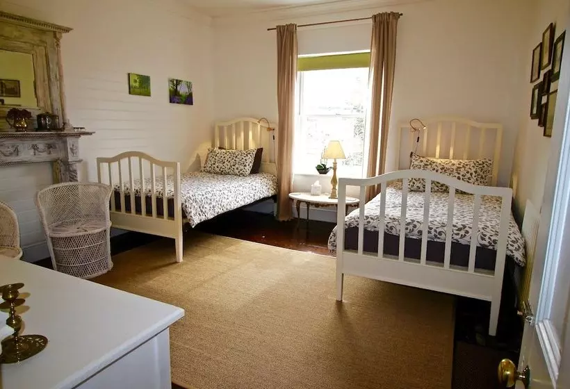 Aamiaismajoitus (B&B) Castle Hill House