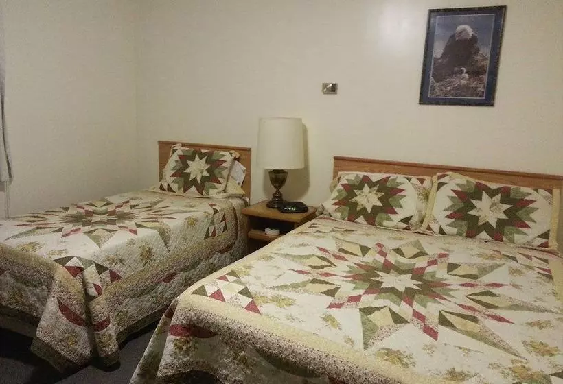 Eagles Nest Motel