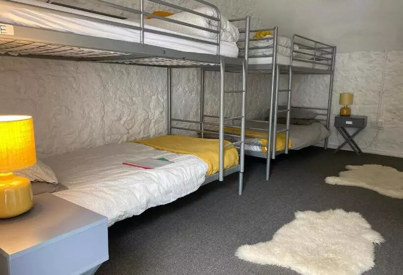 Hartfield House Hostel