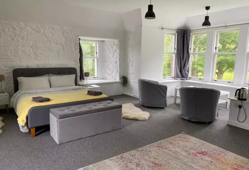 Hartfield House Hostel