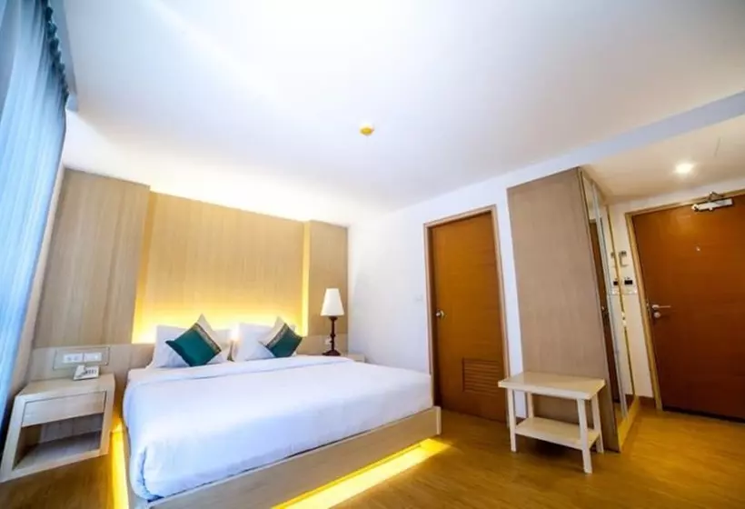 Hotel Phi Phi Harbour View