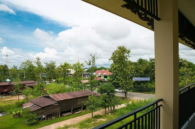 هتل Saksuksmile Resort