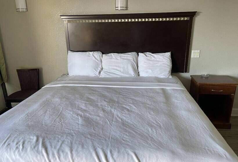 فندق على الطريق Express Inn West Memphis