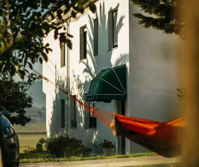 Retkeilymaja Liquid Surfhouse