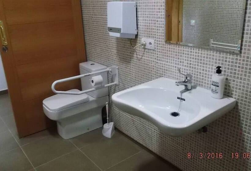 Albergue Ortiz   Hostel