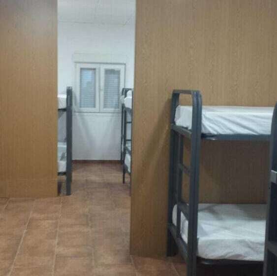 Albergue Ortiz   Hostel