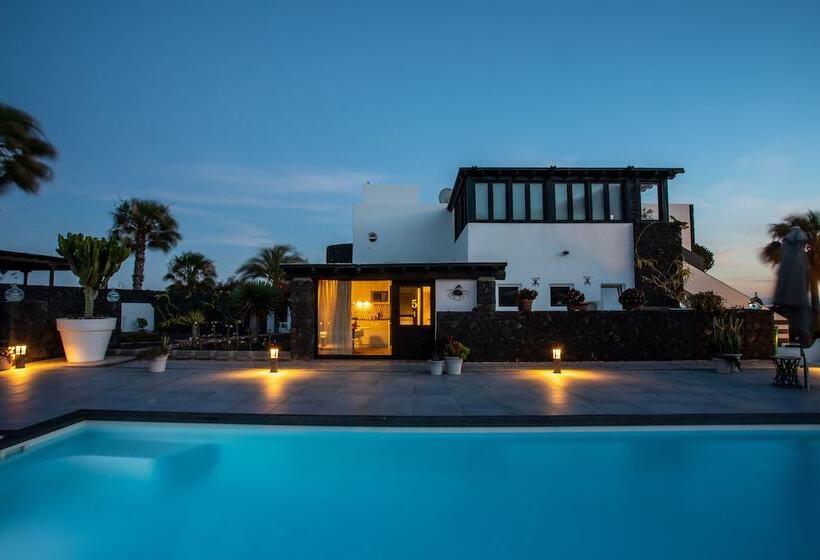 تختخواب و صبحانه 5 Suites Lanzarote