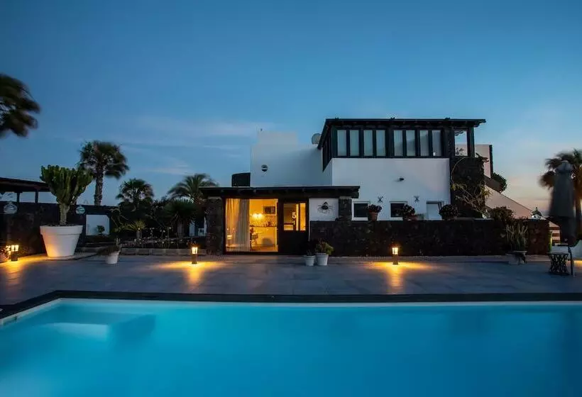 Aamiaismajoitus (B&B) 5 Suites Lanzarote