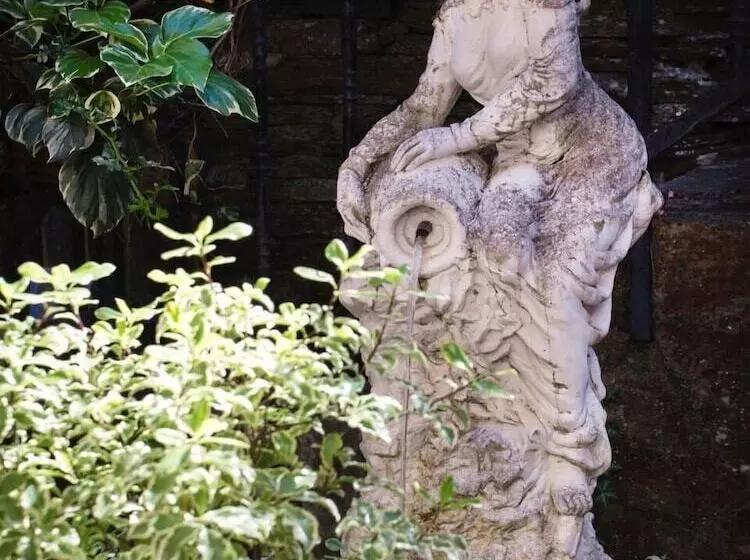 簡易ホテル Complexo Xacobeo