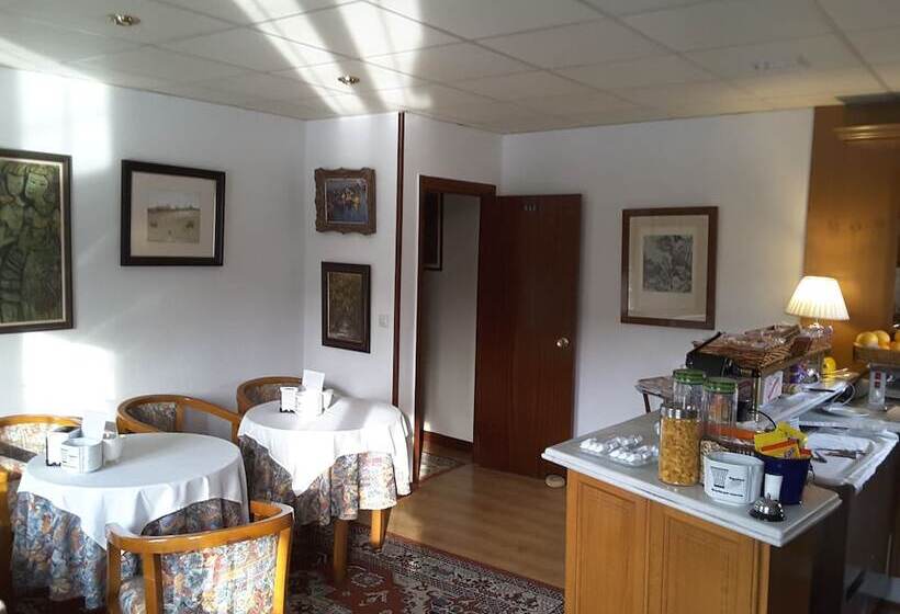 مسافرخانه Riodeva