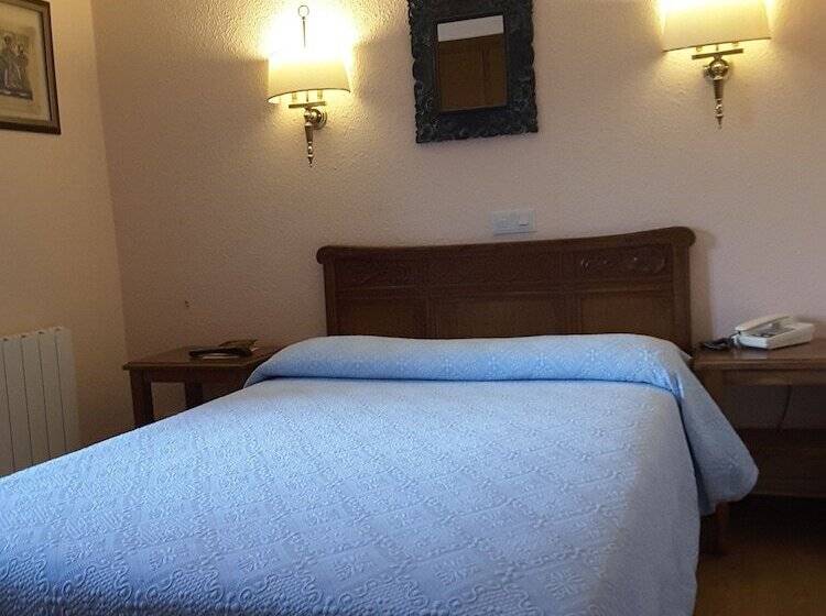 مسافرخانه Riodeva