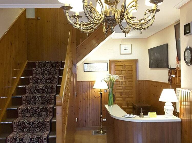 مسافرخانه Riodeva