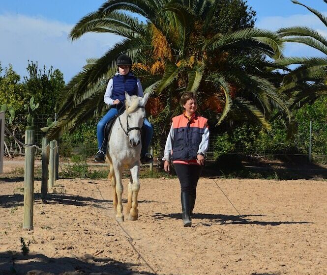 בית מלון כפרי El Rancho