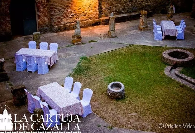 ホテル La Cartuja De Cazalla