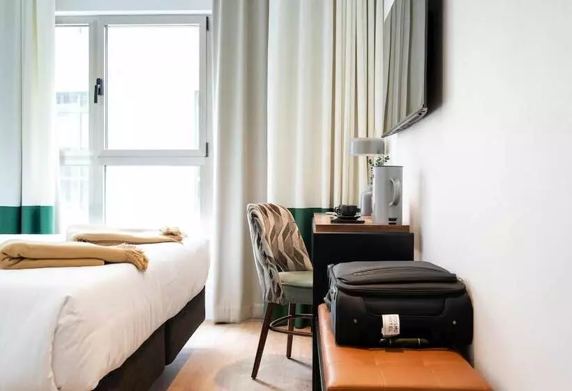هتل Room Mate Cosmo - City Centre, Valencia