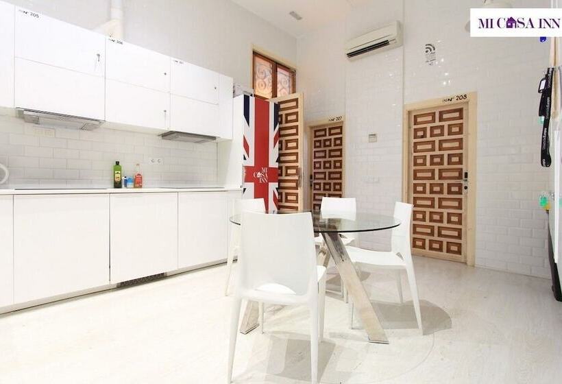 Mi Casa Inn Residencia Gran Vía Hostel