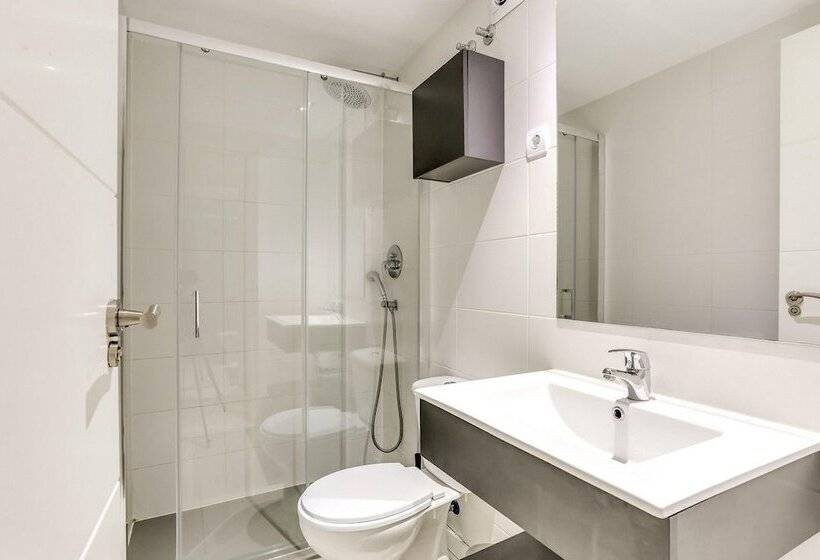 Mi Casa Inn Residencia Gran Vía Hostel