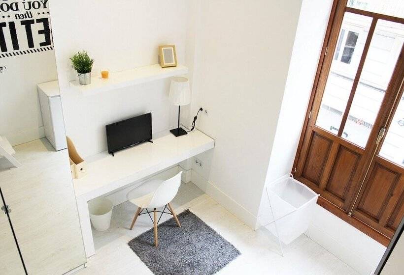 Mi Casa Inn Residencia Gran Vía Hostel