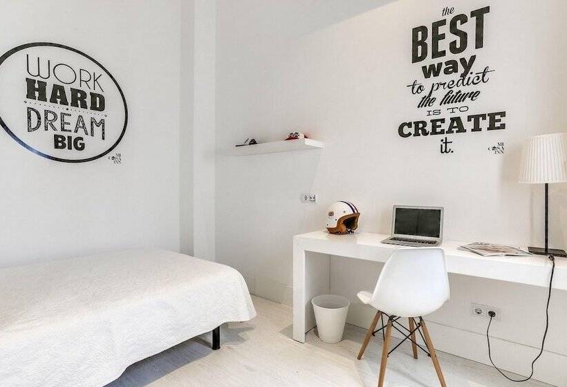 Mi Casa Inn Residencia Gran Vía Hostel