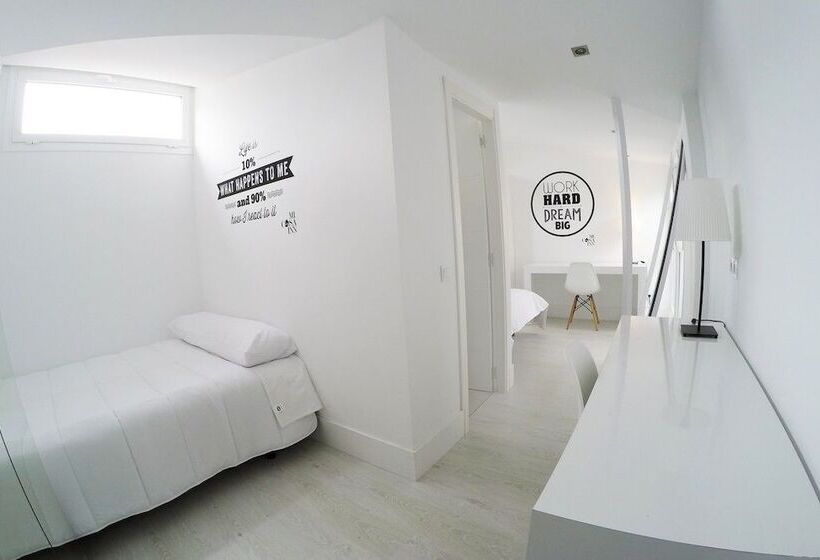 Mi Casa Inn Residencia Gran Vía Hostel