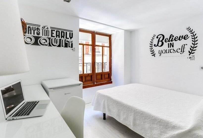 Mi Casa Inn Residencia Gran Vía Hostel