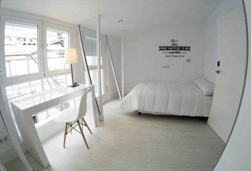 Mi Casa Inn Residencia Gran Vía Hostel