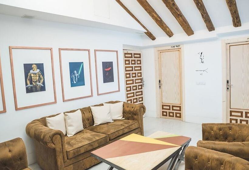 Mi Casa Inn Residencia Gran Vía Hostel