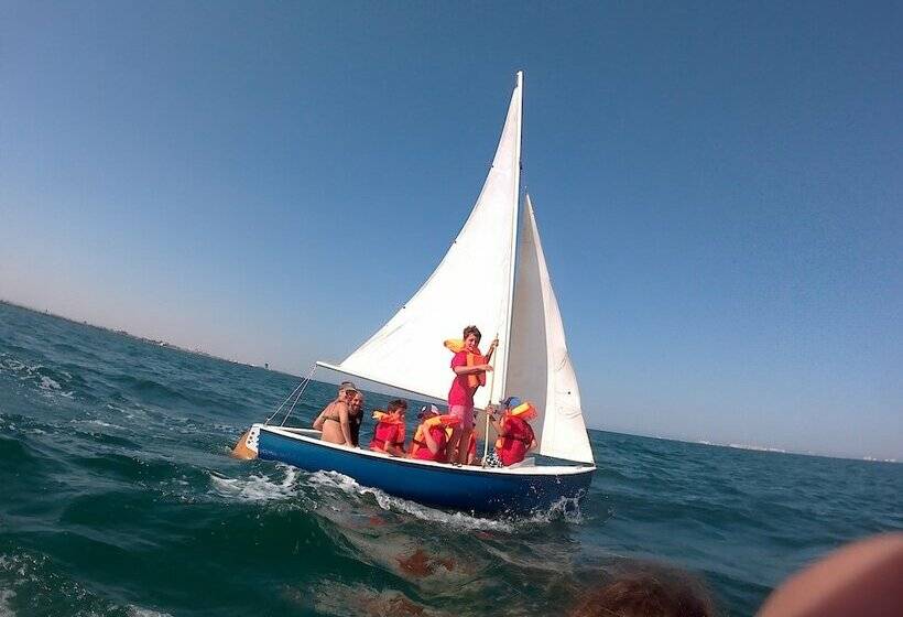 Residencia Las Claras Del Mar Menor Hostel