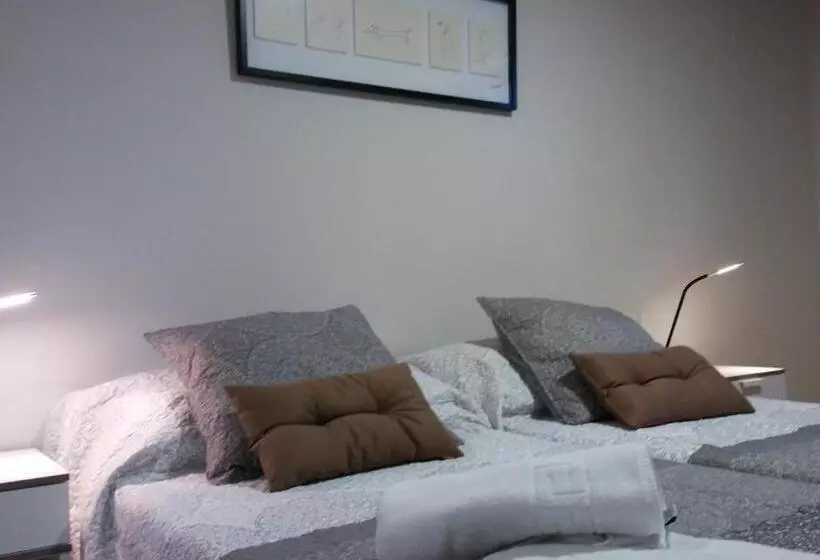Alma Del Camino Rooms & Albergue Hostel