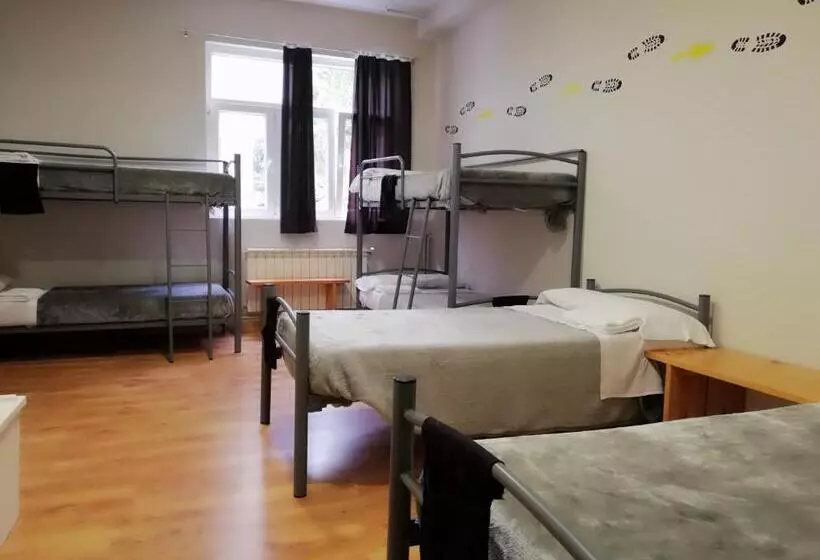 Alma Del Camino Rooms & Albergue Hostel