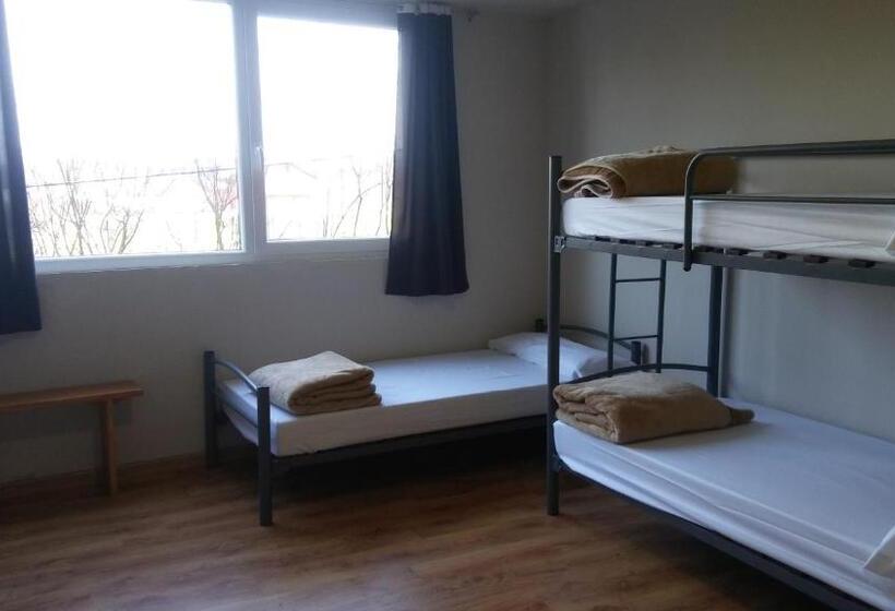 Alma Del Camino Rooms & Albergue Hostel