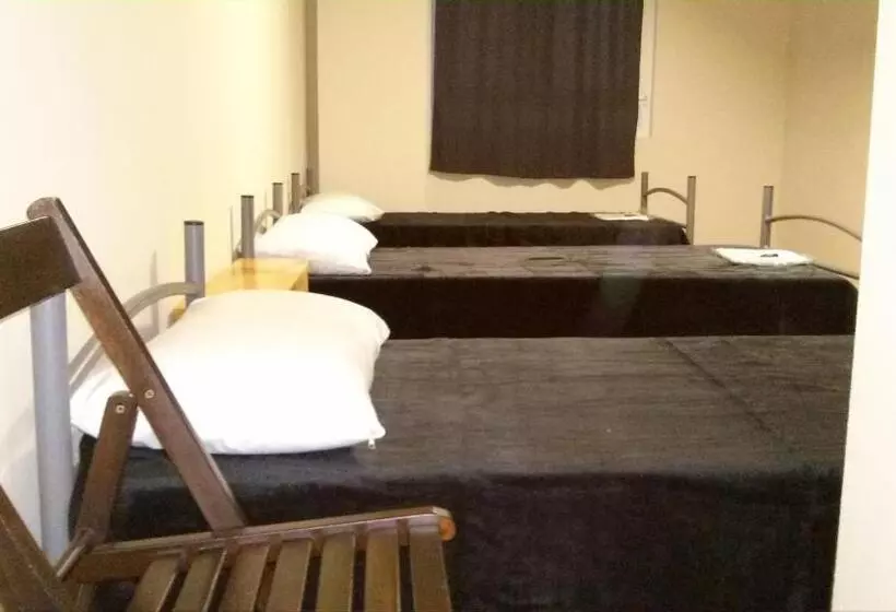 Alma Del Camino Rooms & Albergue Hostel