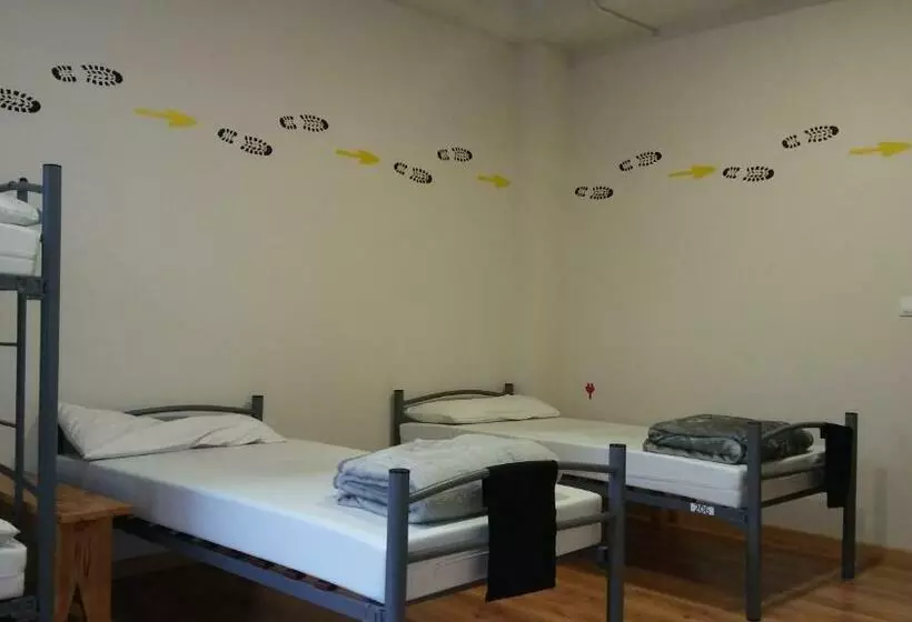 Alma Del Camino Rooms & Albergue Hostel