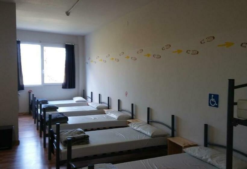 Alma Del Camino Rooms & Albergue Hostel